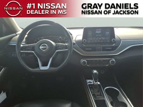 Used 2023 Nissan Altima 2.5 SR FWD image 8