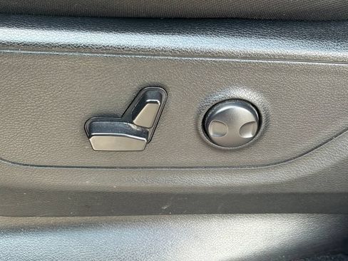 Used 2025 RAM 1500 Big Horn AWD/4WD image 23
