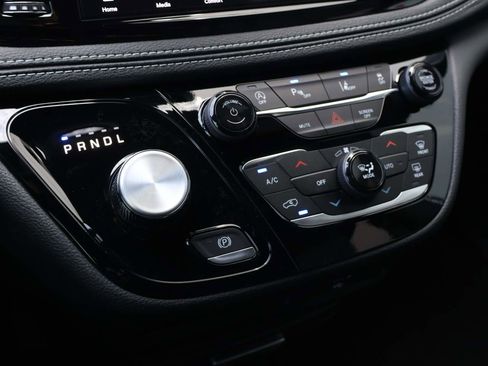 New 2026 Chrysler Pacifica Select w/ S Appearance Package FWD image 17