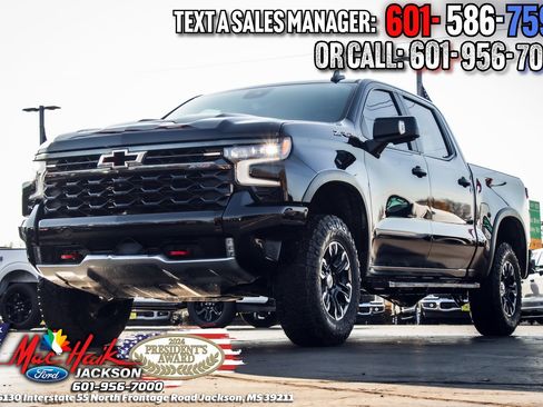Used 2022 Chevrolet Silverado 1500 ZR2 w/ Technology Package image 3