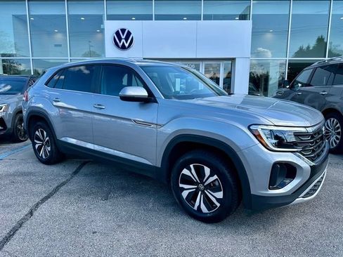 Certified 2025 Volkswagen Atlas Cross Sport SE AWD/4WD image 1