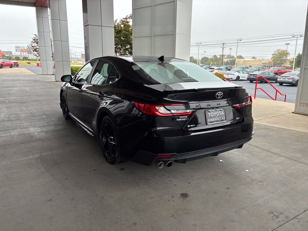 Used 2025 Toyota Camry SE FWD image 8