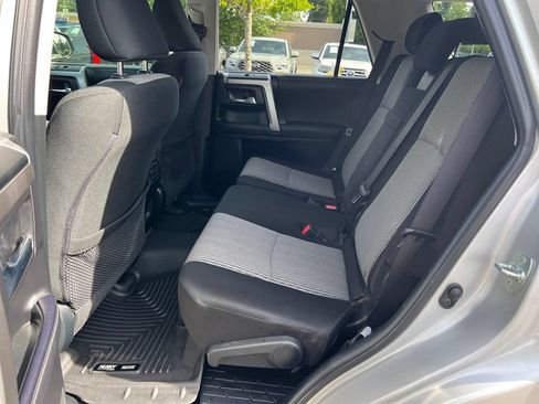 Used 2022 Toyota 4Runner SR5 AWD/4WD image 17