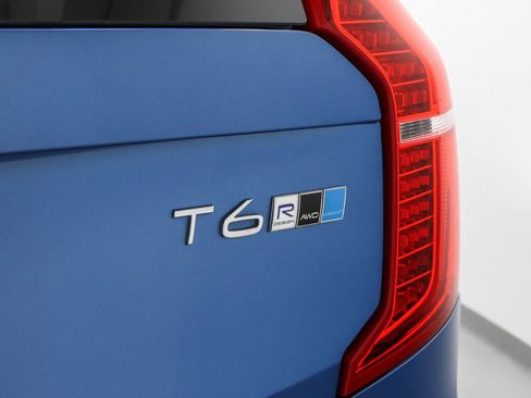 Used 2019 Volvo XC90 T6 R-Design w/ Advanced Package image 21