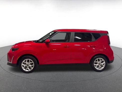 Used 2025 Kia Soul LX w/ LX Technology Package image 9
