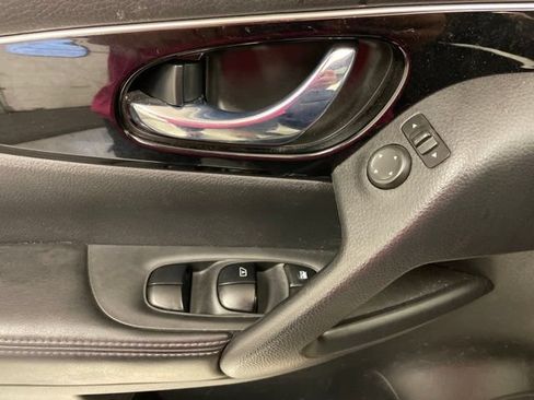 Used 2017 Nissan Rogue Sport SL w/ SL Premium Package AWD/4WD image 12