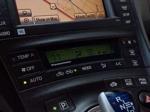 Used 2010 Toyota Prius Five image 10