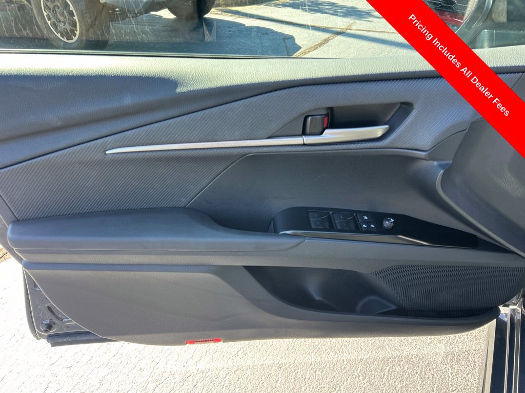 Used 2026 Toyota Camry SE FWD image 4