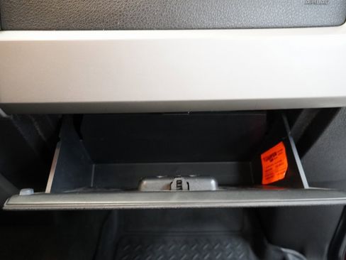 Used 2010 Ford F150 Lariat image 31