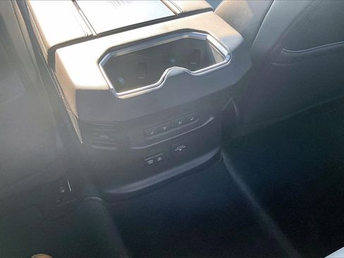 Used 2024 Toyota Tundra Platinum image 23