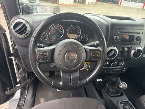 Used 2013 Jeep Wrangler Sahara w/ Connectivity Group AWD/4WD image 13