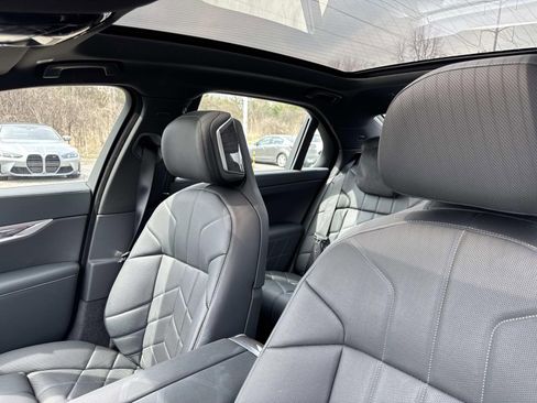 Certified 2023 BMW 760i xDrive w/ Luxury Rear Seating Package image 33