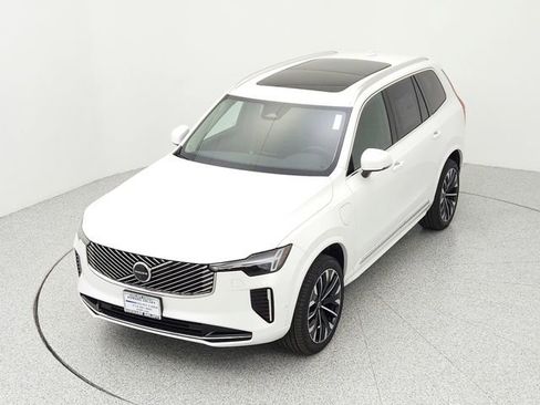 New 2025 Volvo XC90 T8 Plus w/ Protection Package Premier image 13