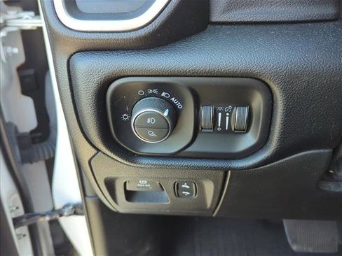 Used 2019 RAM 1500 Laramie image 12