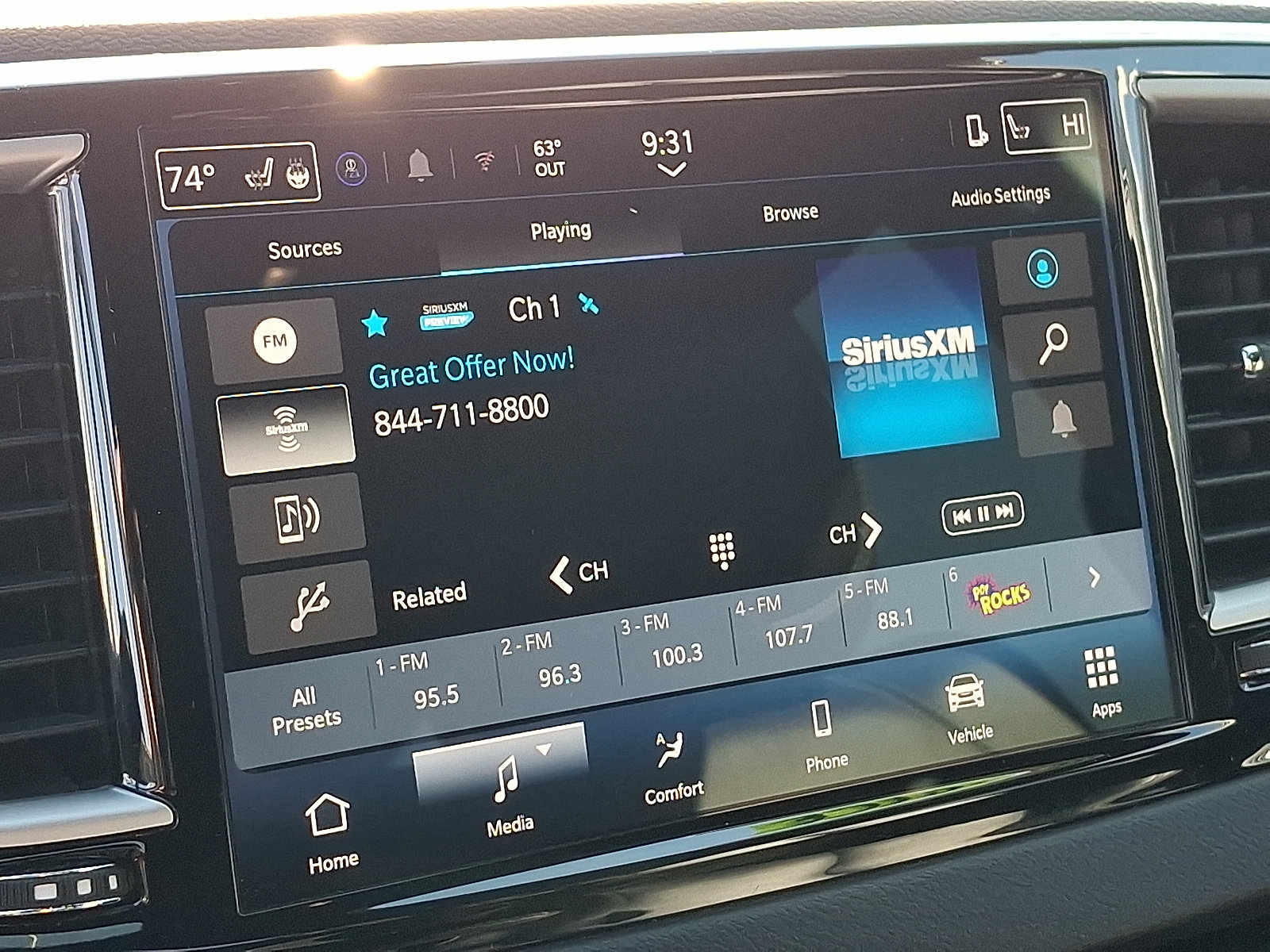 Used 2025 Chrysler Pacifica Select FWD image 17