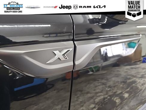 Used 2023 Kia Sorento S w/ Panoramic Sunroof Package AWD/4WD image 12