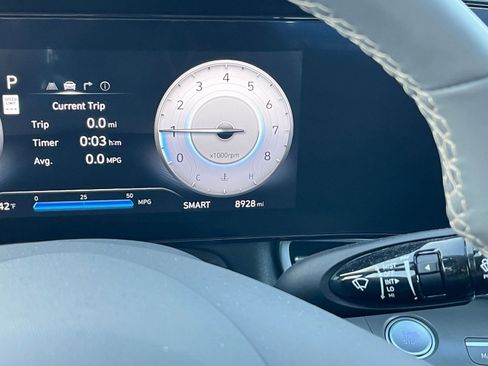 Used 2025 Hyundai Elantra SEL image 39