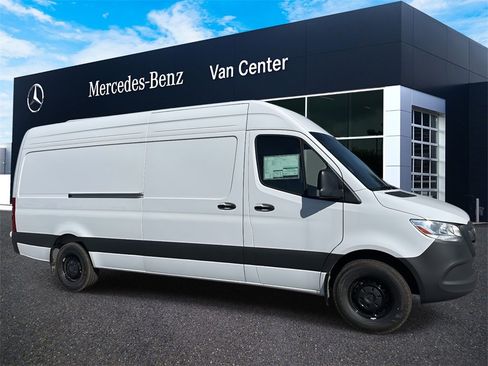 New 2025 Mercedes-Benz Sprinter 2500 image 2