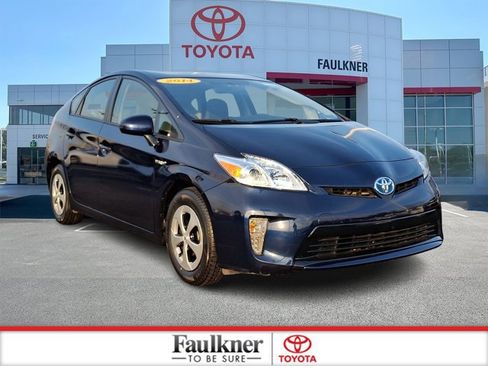 Used 2014 Toyota Prius Three image 1