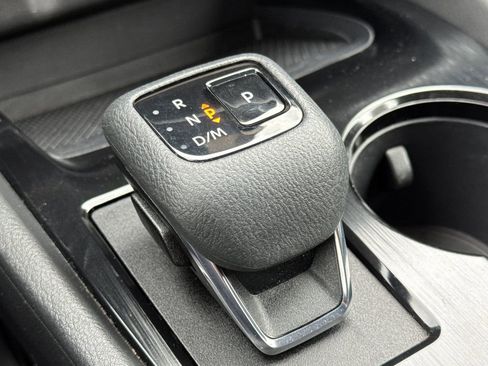 Used 2023 Nissan Rogue SV FWD image 23