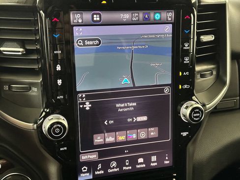 New 2026 RAM 1500 4x4 Crew Cab image 33