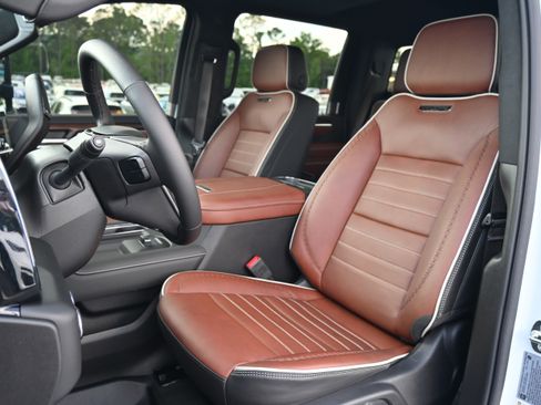 Used 2026 GMC Sierra 3500 Denali Ultimate image 7