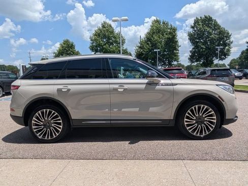 Used 2022 Lincoln Corsair Reserve w/ Equipment Group 201A AWD/4WD image 9