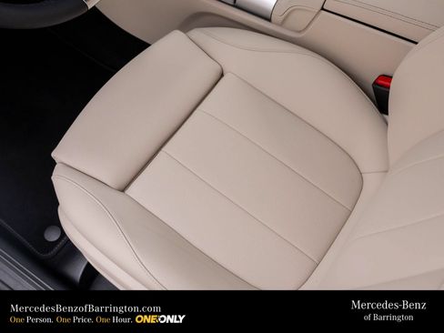 New 2026 Mercedes-Benz GLB 250 4MATIC image 18