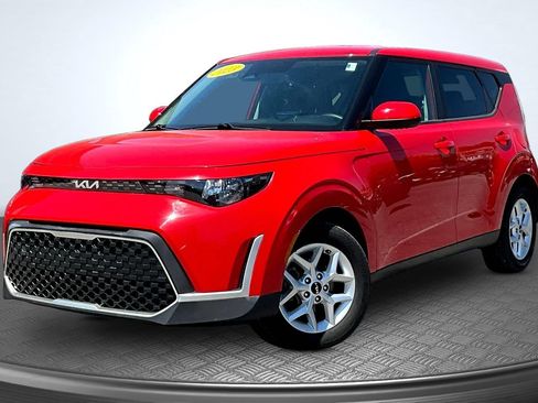 Used 2023 Kia Soul LX w/ LX Technology Package FWD image 1