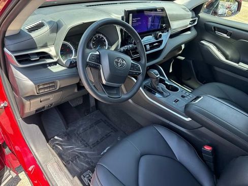 Used 2026 Toyota Highlander XLE AWD/4WD image 23