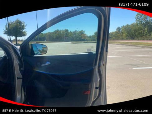 Used 2016 Ford Focus SE image 10