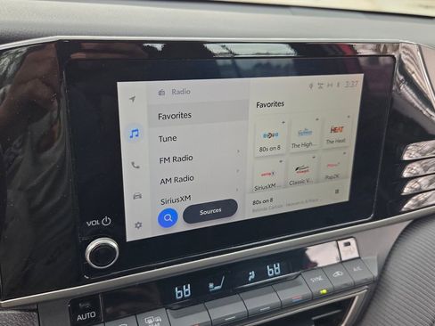 Used 2025 Toyota Camry SE image 20