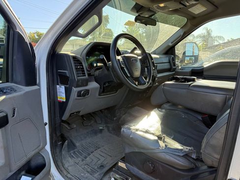 Used 2021 Ford F250 XL w/ Power Equipment Group AWD/4WD image 5