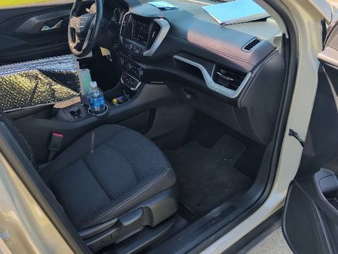 Used 2023 GMC Terrain SLE w/ Driver Convenience Package FWD image 9