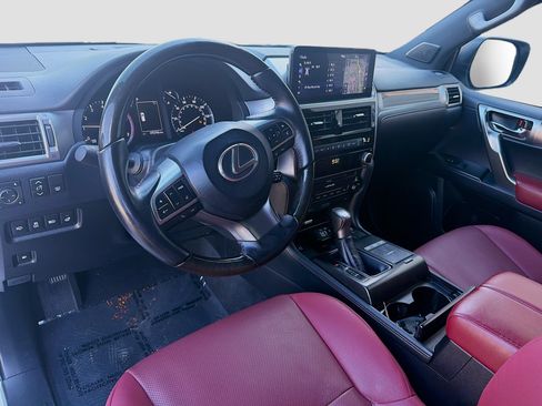 Used 2023 Lexus GX 460 Premium w/ Accessory Package AWD/4WD image 7