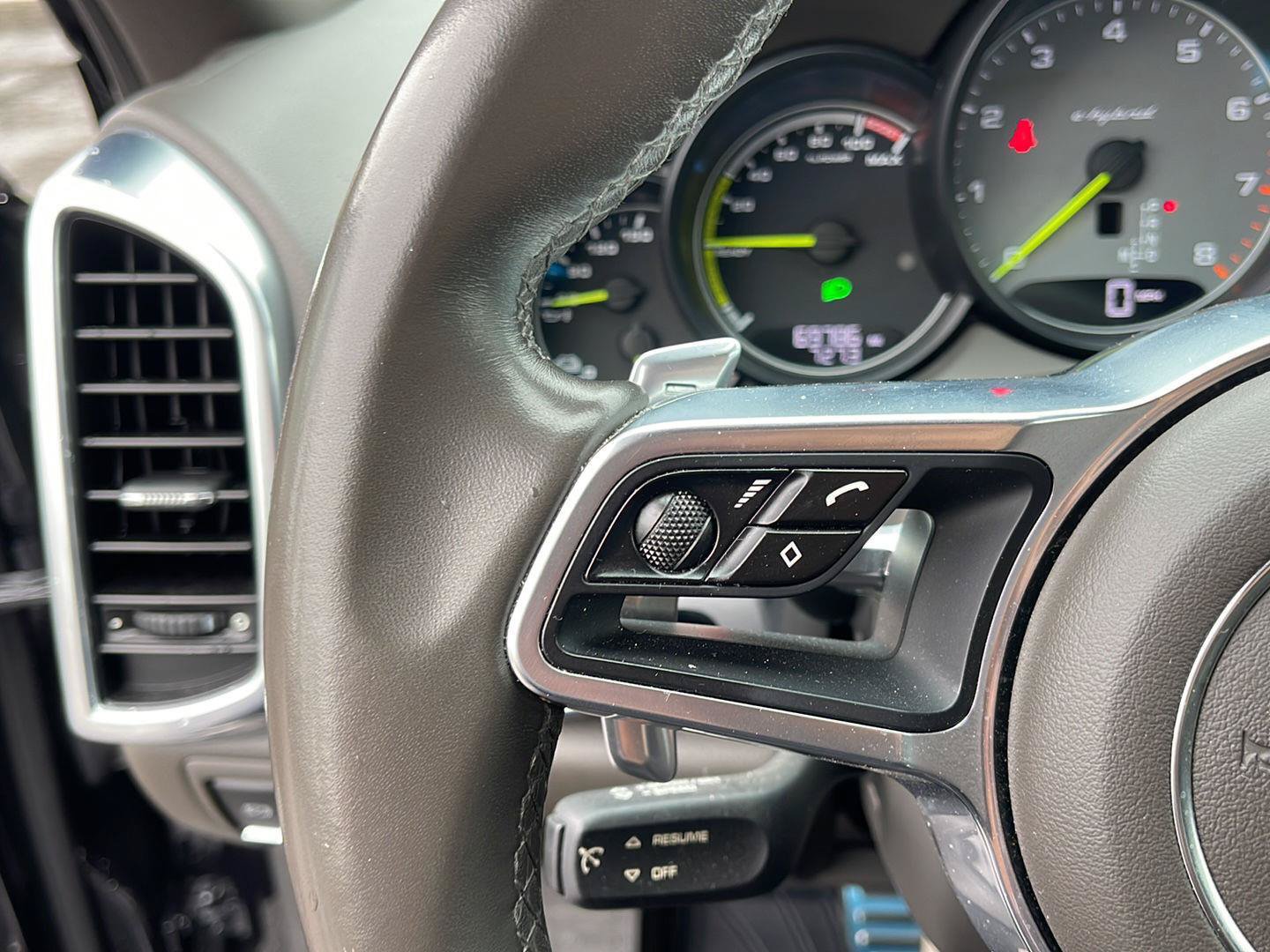 Used 2018 Porsche Cayenne S Platinum AWD/4WD image 21