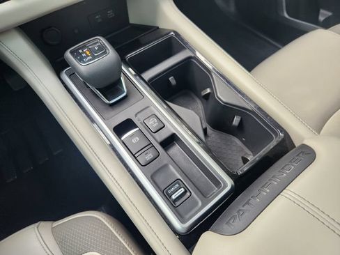 Used 2022 Nissan Pathfinder SL w/ SL Premium Package FWD image 22