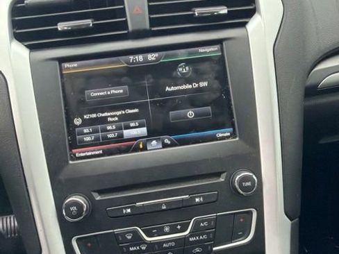 Used 2016 Ford Fusion SE FWD image 35