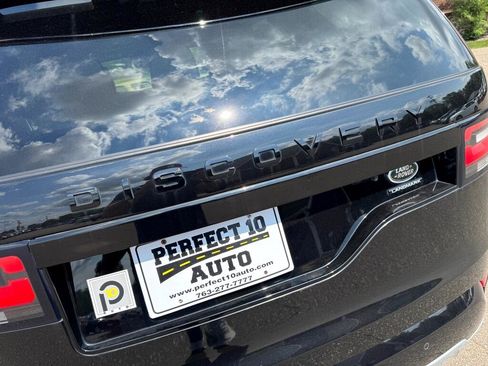 Used 2020 Land Rover Discovery Landmark image 18