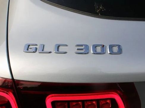 Used 2021 Mercedes-Benz GLC 300 4MATIC image 22