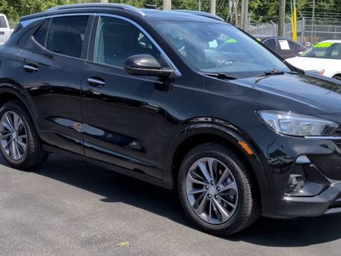 Used 2023 Buick Encore GX Select w/ Sport Touring Package FWD image 2
