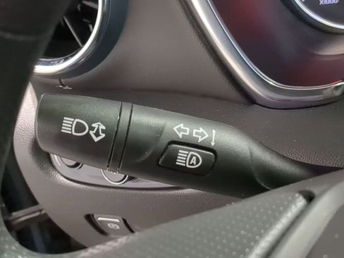 Used 2025 Chevrolet Blazer LT image 37