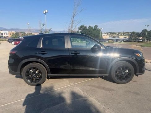 Used 2025 Honda HR-V Sport image 9