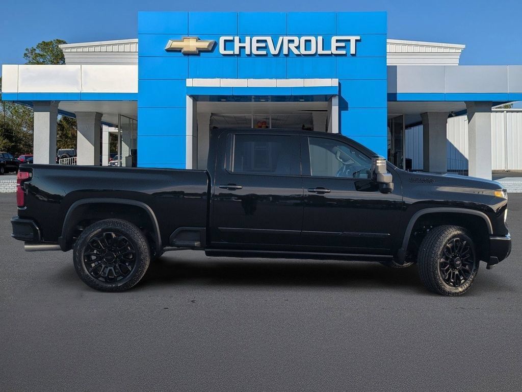 New 2026 Chevrolet Silverado 2500 High Country w/ High Country Premium Package AWD/4WD image 3