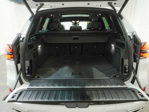 Used 2025 BMW X5 xDrive40i w/ Premium Package AWD/4WD image 5