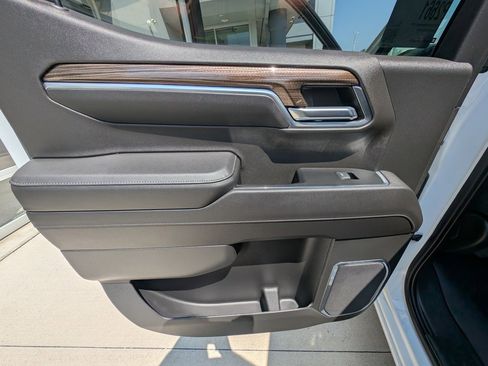 Used 2022 Chevrolet Silverado 1500 LT image 36