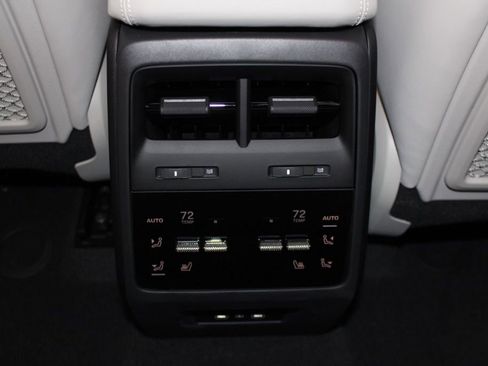 New 2026 Porsche Macan 4S Electric image 29