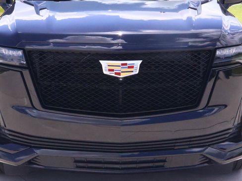 Used 2023 Cadillac Escalade ESV Sport Platinum AWD/4WD image 8