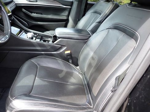 Certified 2023 Jeep Grand Cherokee L Overland image 16