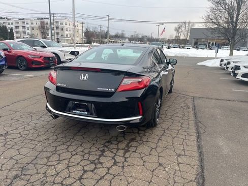 Used 2017 Honda Accord Touring image 13